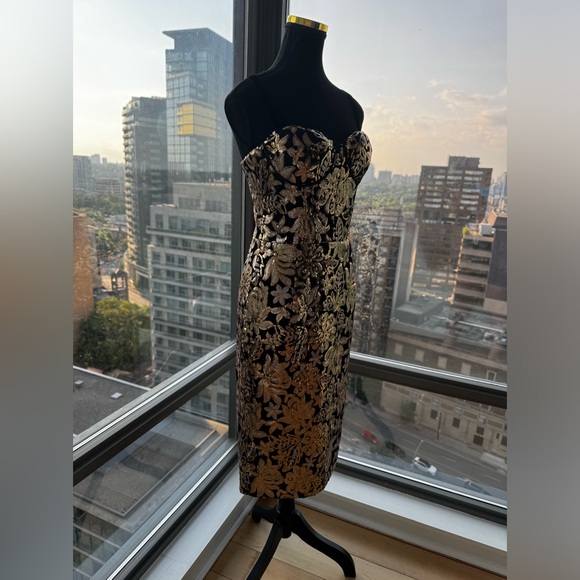 🆕 BRONX & BANCO 🧿 NWOT Louise Floral Sequin Midi Dress - Black & - Picture 5 of 17